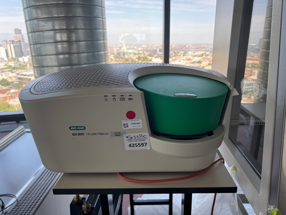 Image of Bio-Rad QX200 Droplet Reader